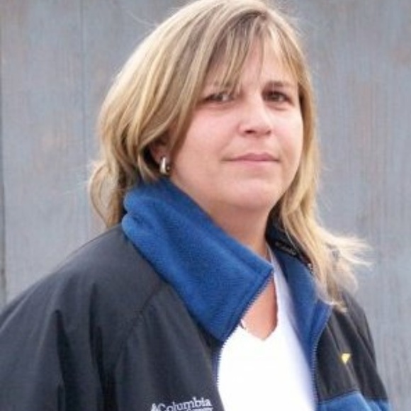 Meet your Posher, Debbie - Picture 1 of 1